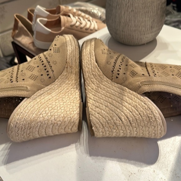 VERY G GLORIA LASER CUT WEDGES - GUC - SIZE 8.5 - Picture 10 of 15